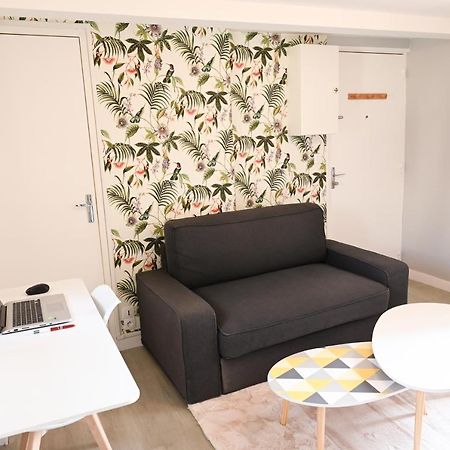 Studio En Duplex En Centre Ville Laval  Exteriör bild
