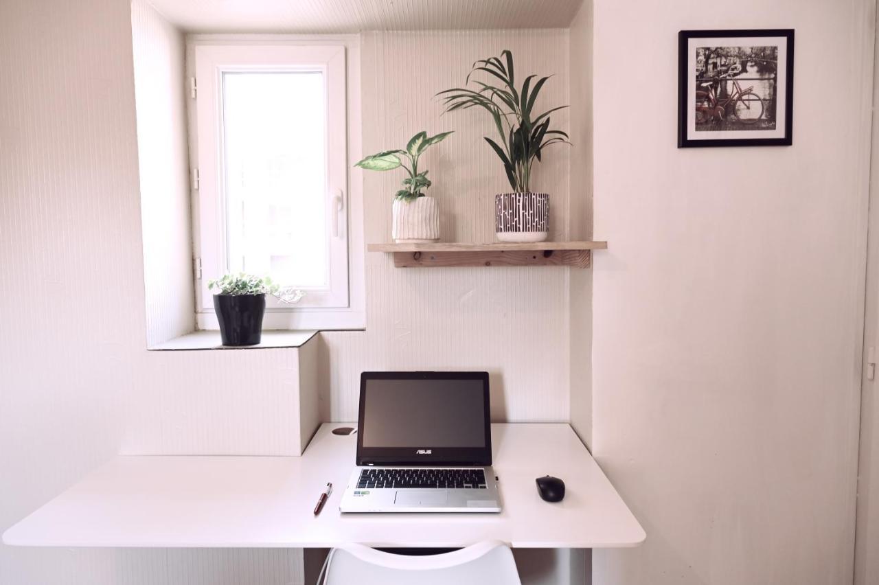 Studio En Duplex En Centre Ville Laval  Exteriör bild